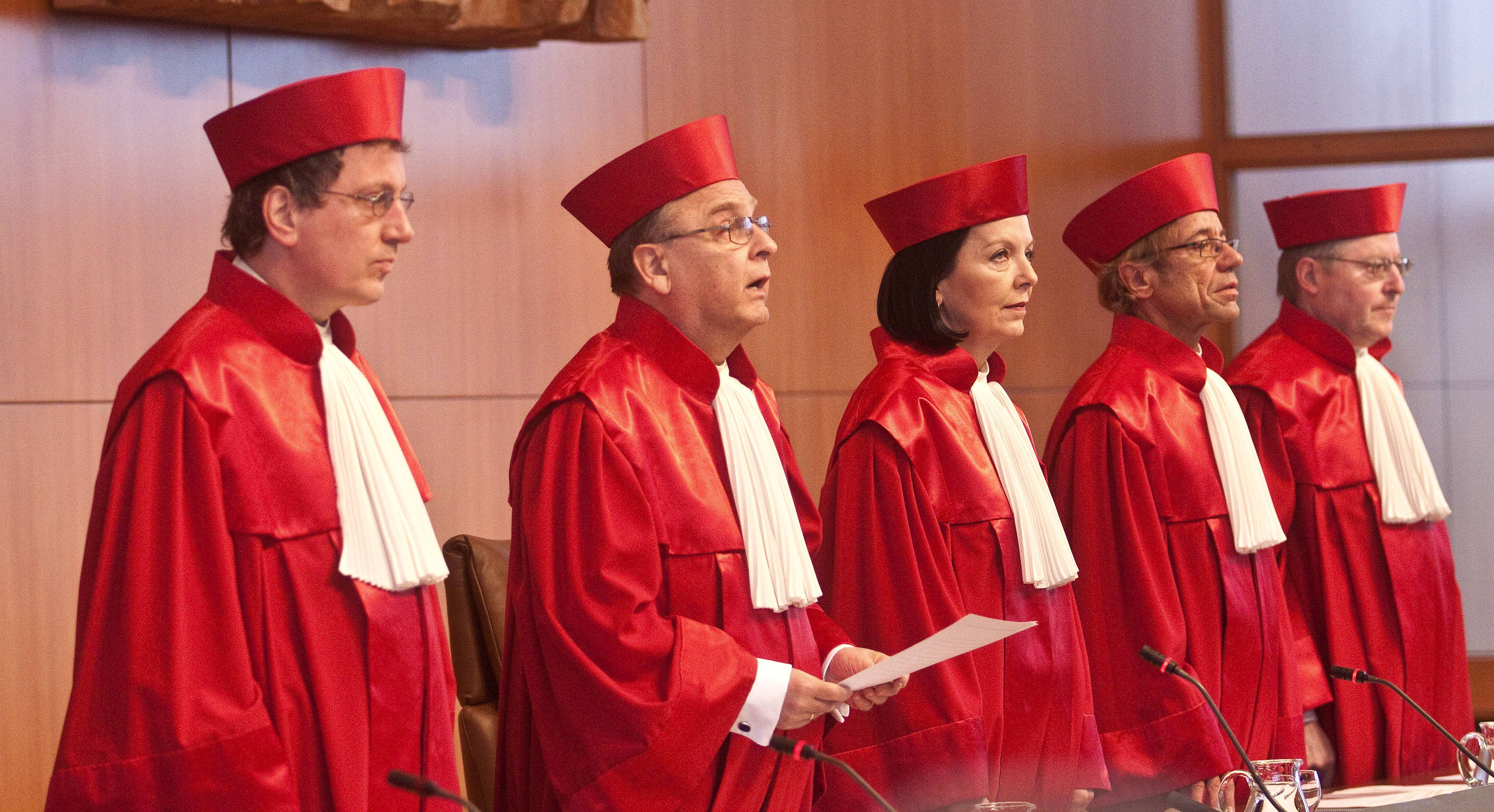 Deutscher Polizist vergewaltigt Kollegin - sein Urteil ist ein Skandal!